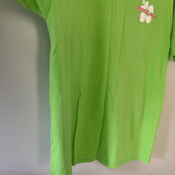Trader Joe's HIbiscus Print T-Shirt - Picture 6 of 8